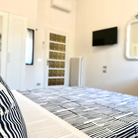 Bologna Centrale Rooms بيت ضيافة *