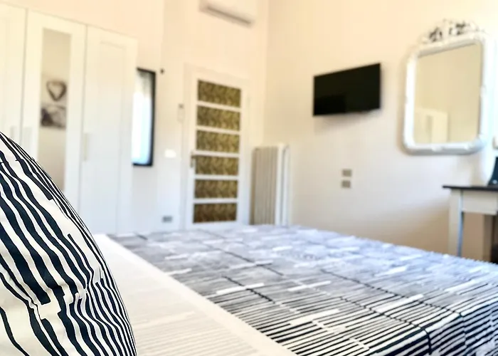 Bologna Centrale Rooms بيت ضيافة *